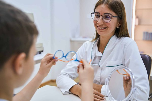 Opticien à Tours : conseils pour trouver le meilleur