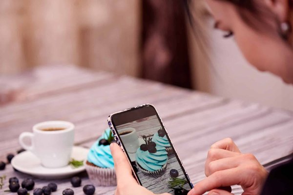 Création de logo : Les avantages et les limites des générateurs d'images par IA dans le branding d'entreprise